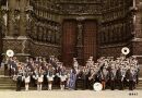 1976 - Fanfare et Batterie-Fanfare devant la Cathédrale d'Amiens