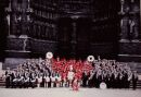 1976 - Fanfare, Batterie-Fanfare et Les Amienoises devant la Cathédrale d'Amiens